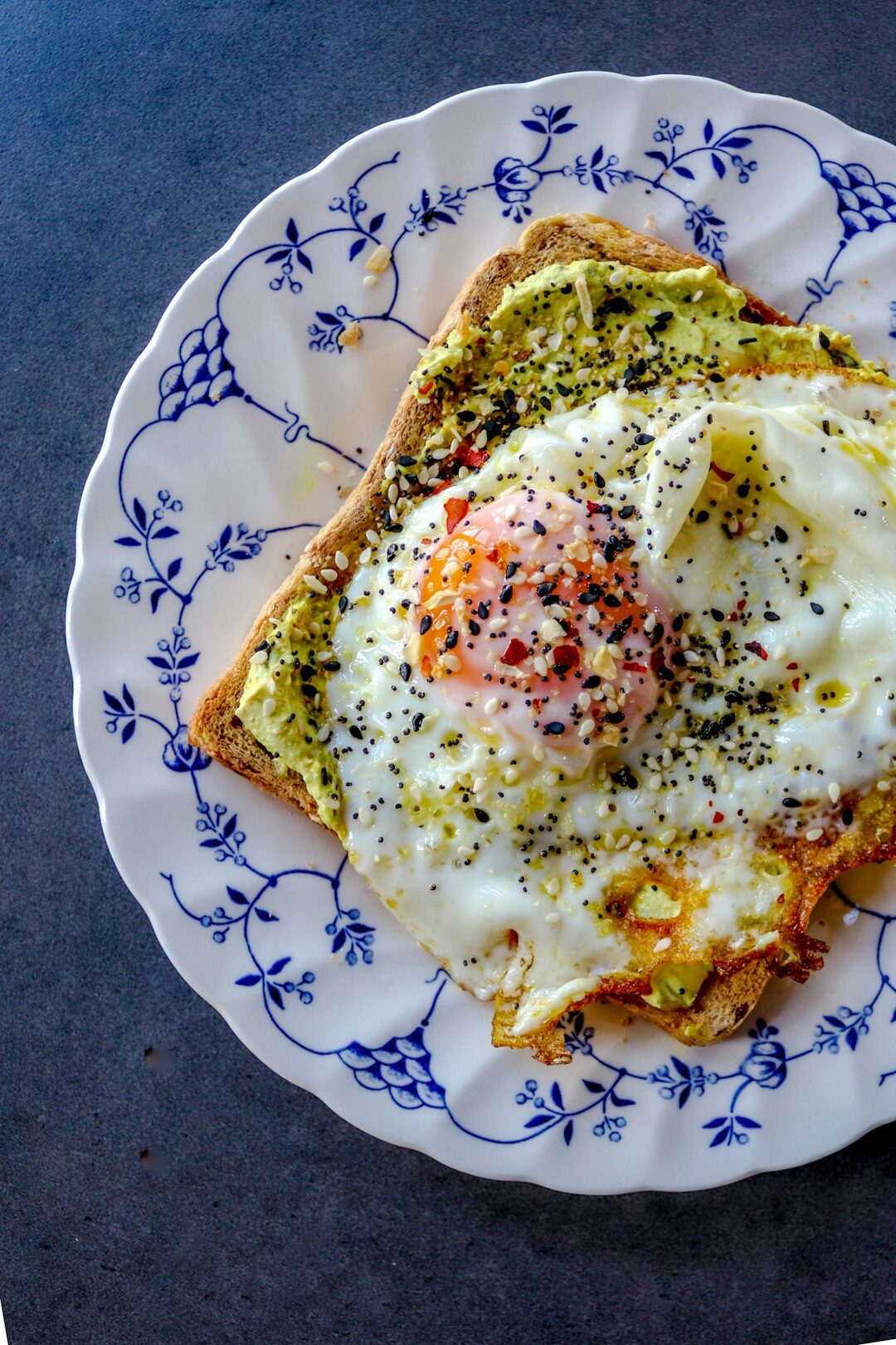 avocado toast with egg